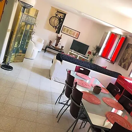 Dell'amicizia Bed & Breakfast *